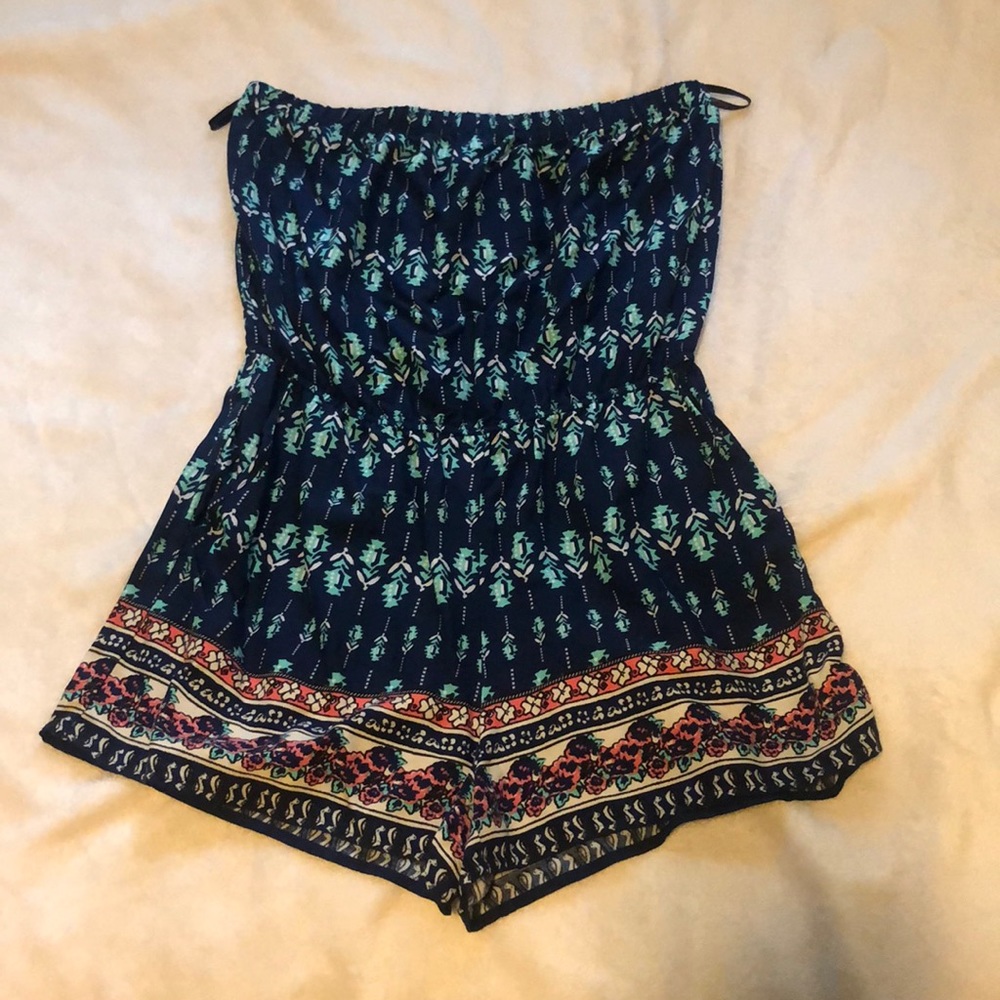 Papaya Strapless Romper Size Medium